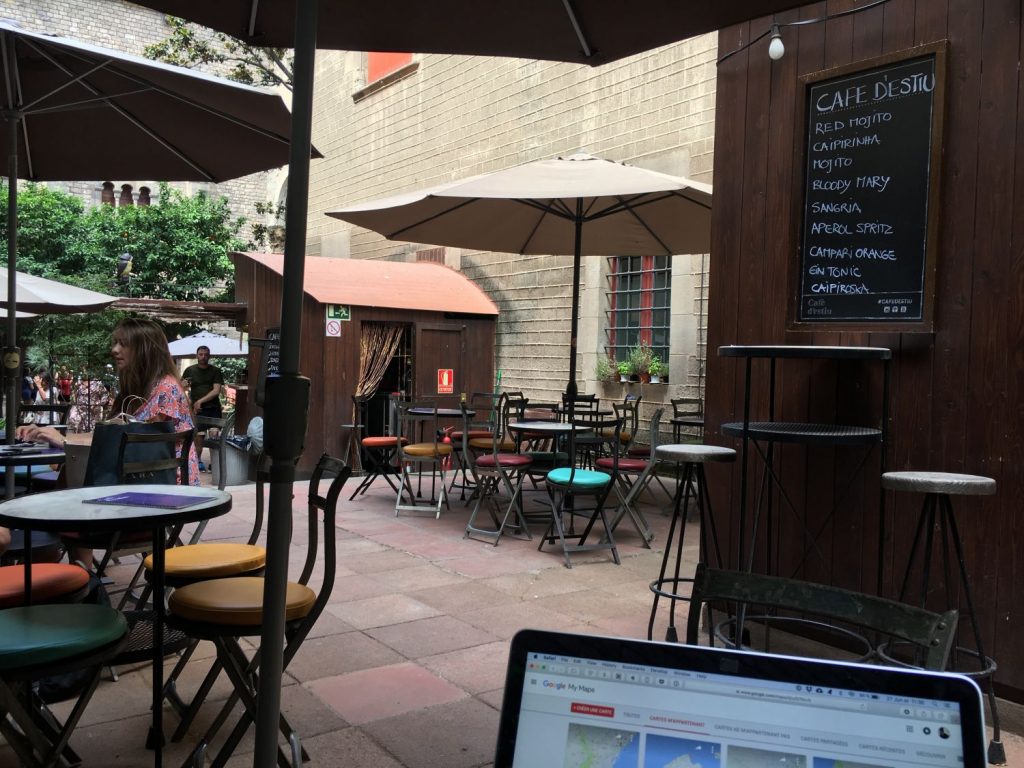 Barcelona: terrazas al aire libre que te recomendamos para disfrutar del verano 71 Café d’Estiu