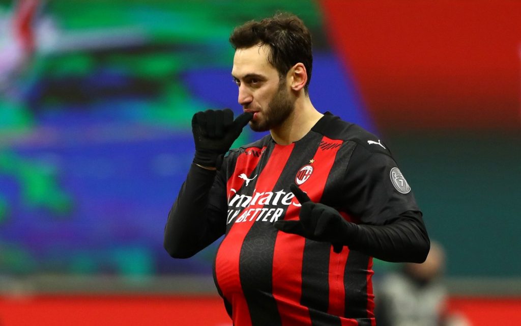 El 'diamante en bruto' que aterriza en el Atlético tras rechazarlo el Barça y el Real Madrid 2 Calhanoglu