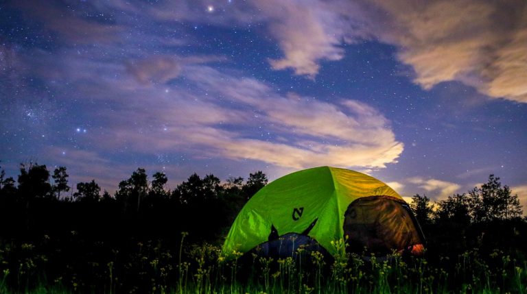 El objeto que deberías llevar de camping si o si