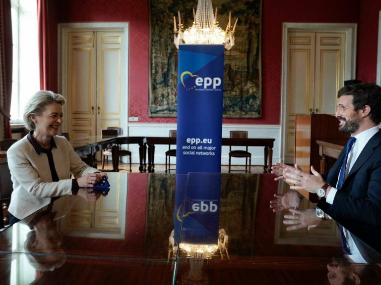 Casado defiende su 'no' al indulto en Bruselas