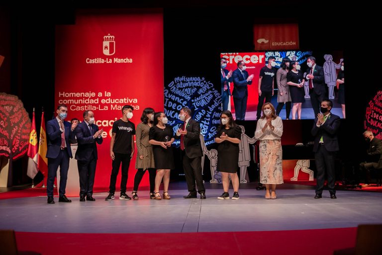 Castilla-La Mancha rinde homenaje a su sector educativo tras un año de pandemia
