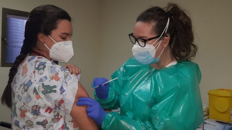 Cataluña abrirá la vacunación a la franja de entre 30 y 34 años el lunes