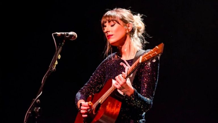 Chica sobresalto: el polémico pasado que tapa la cantante de Operación Triunfo