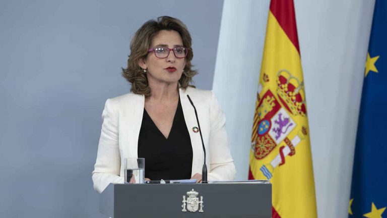 El Gobierno recortará 1.000 millones a las eléctricas para acabar con los 'windfall profits'