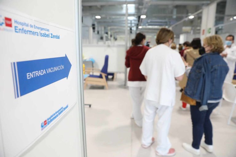 El Hospital Isabel Zendal comenzará a vacunar contra el Covid 24 horas al día desde el lunes