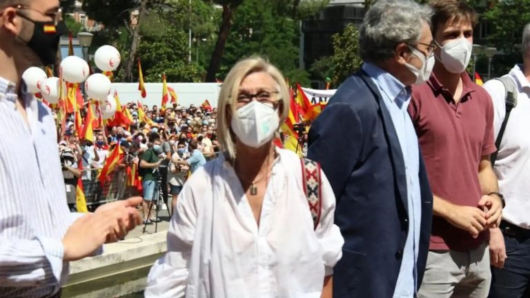 El PP se vuelca en recoger firmas contra los indultos el día la protesta de Colón