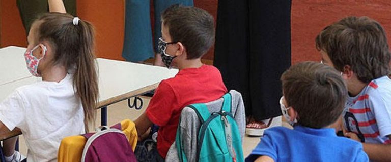 El curso escolar concluye con 284 casos activos en centros educativos de Galicia