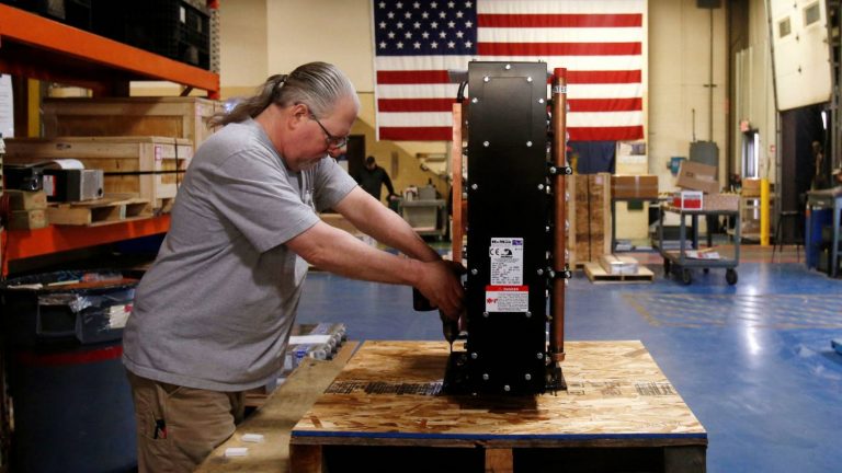 El paro de EEUU cae al 5,8% en mayo y se crean 559.000 empleos