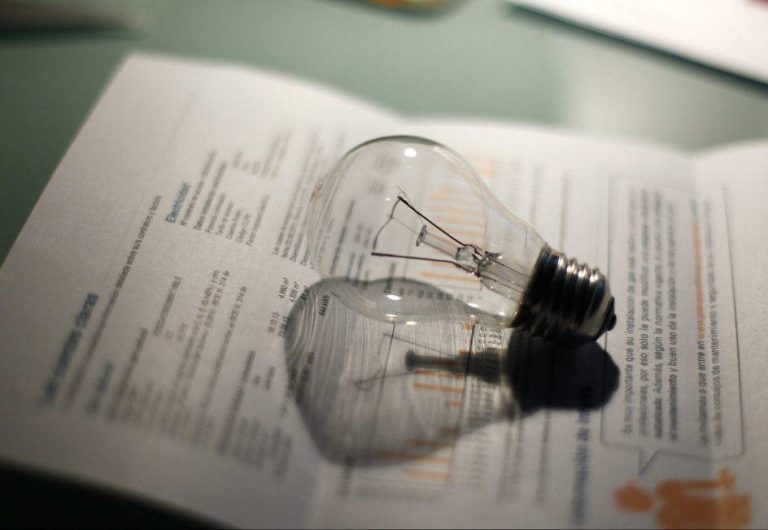 El recibo de la luz se dispara un 45% en la primera quincena de junio