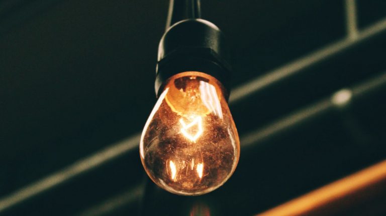 El precio de la luz prosigue su escalada y roza el máximo de Filomena