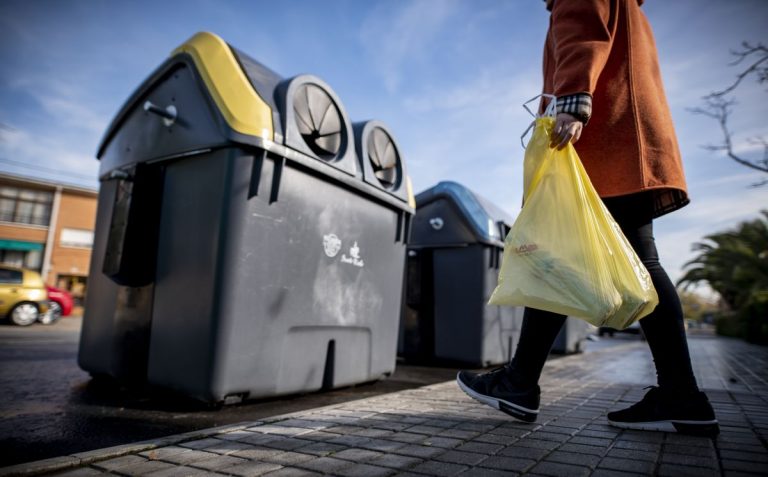 El uso del contenedor amarillo creció un 8,5% y el del azul bajó 0,3% en 2020