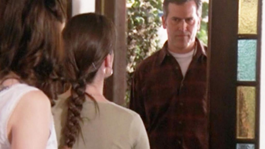 ¿Bruce Campbell un cazador de brujas en Embrujadas?