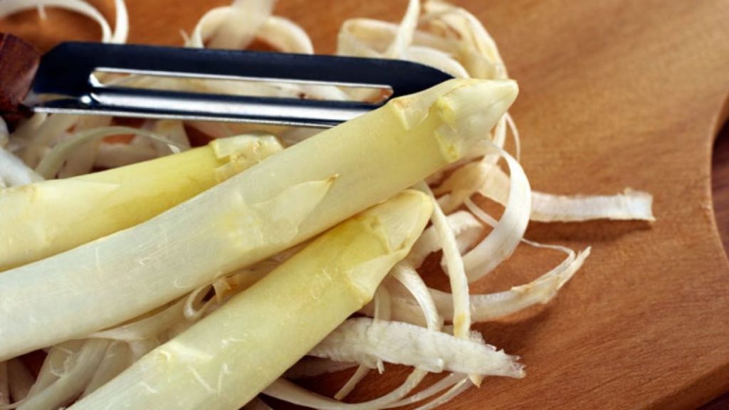 ¿Qué contiene los espárragos?