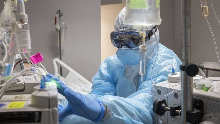 Euskadi reduce la incidencia a 195 casos y baja los nuevos contagios a 181