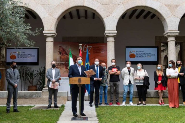 Jero Morales recorre en la exposición 'Koilon' los últimos 10 años del Festival de Mérida