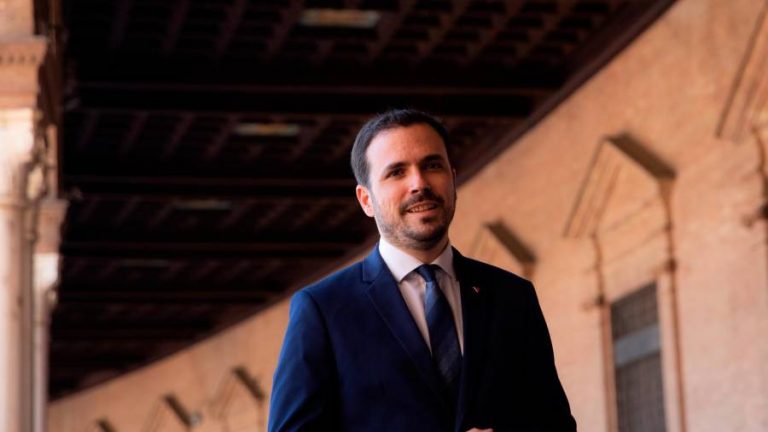 Garzón apoya la propuesta de Unidas Podemos de adelantar la hora valle