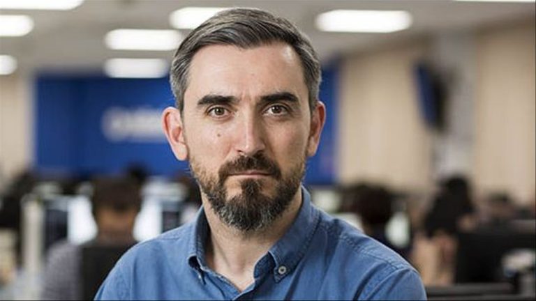 El director de eldiario.es sostiene que la desinformación se combate con Periodismo