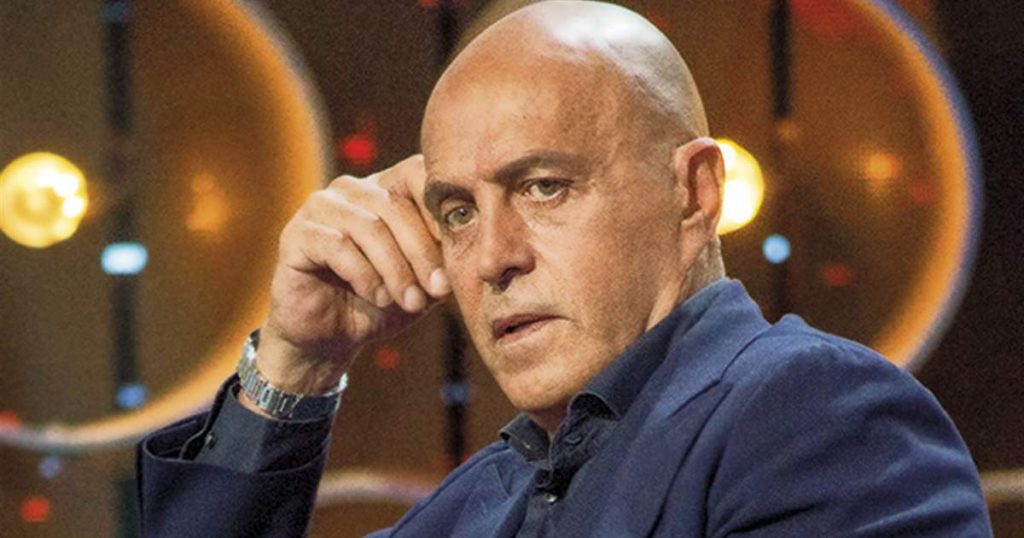 La confesión que la gente esperada de colaborador