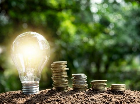 La-factura-de-la-luz-afecta-en-todos-los-sentidos El recibo de la luz se dispara un 46,5% en junio y apunta al más caro de la historia