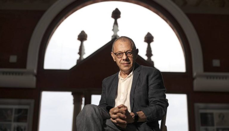 Lluís Pasqual dona su archivo de más de un centenar de montajes al INAEM