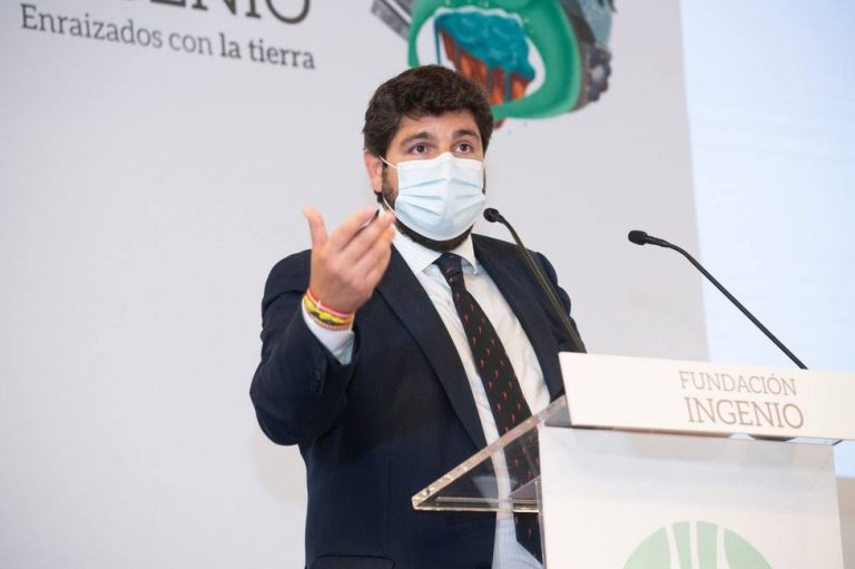 López Miras prevé que la mascarilla deje de ser obligatoria en exteriores a partir de julio en Murcia