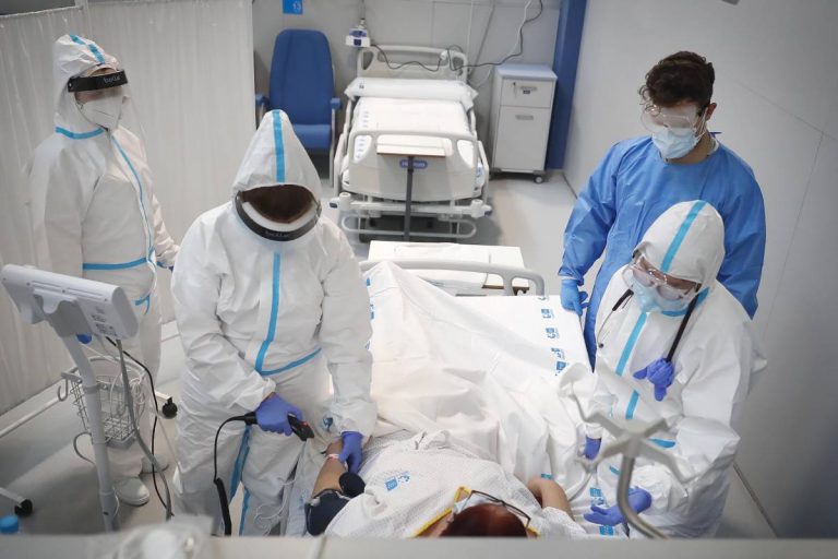 Los enfermeros piden a Darias que no se les discrimine en el seno de la Administración