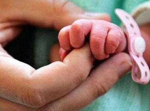 Los nacimientos bajan en España