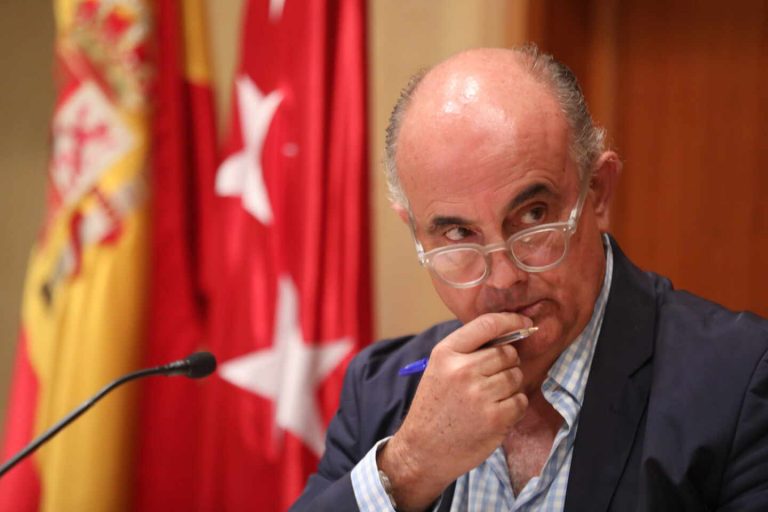 Madrid ironiza sobre la oposición de Sánchez la prisa por retirar mascarilla