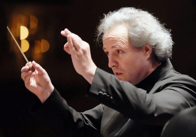 Manfred Honeck dirige en Les Arts las sinfonías 1 y 5 de Beethoven en su debut con la OCV