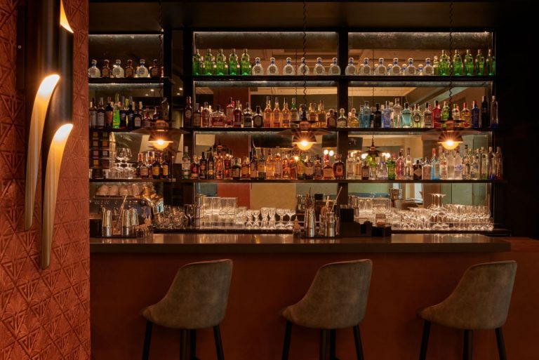 Mano de Santa, el mejor remedio para la rutina: buena cocina y coctelería artesanal