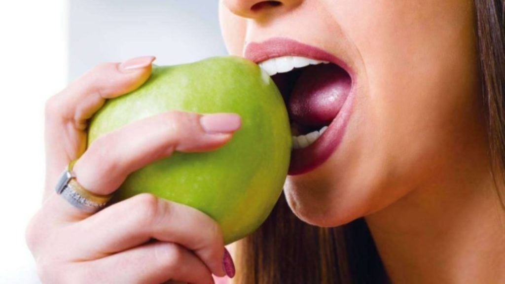 ¿Cómo aprender a masticar bien para ayudar a nuestro cuerpo?