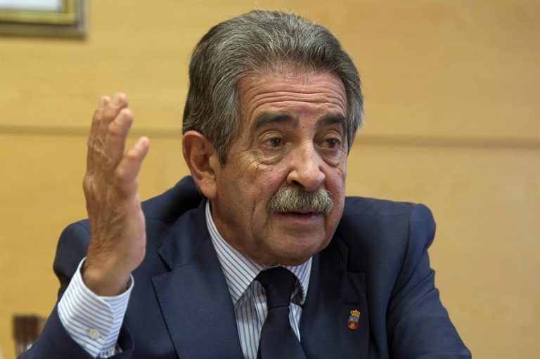 Cantabria estudia incentivos a médicos para que no desaparezcan consultorios rurales