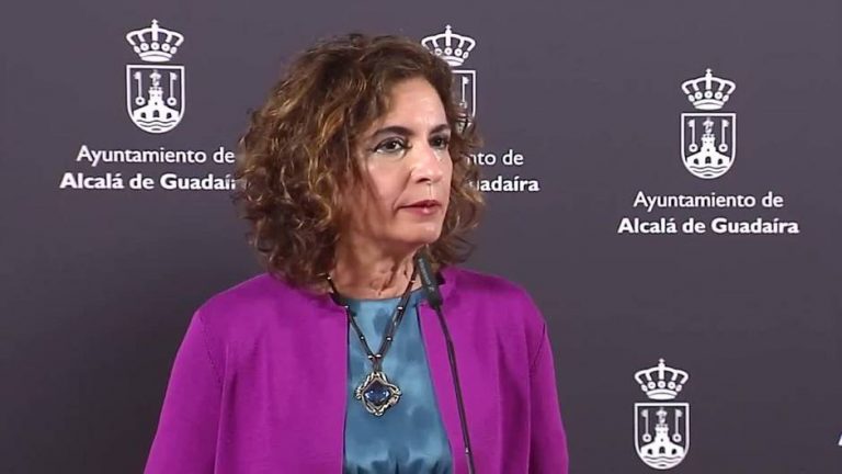 Montero anima a la participación en las primarias del PSOE-A