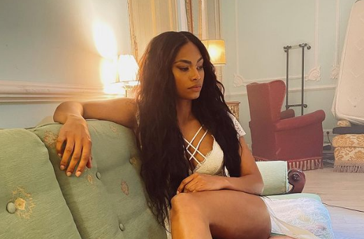 Nia Correia con India Martínez en 'Mi luna llena' 3 NIA correia India Martínez - Mi Luna Llena