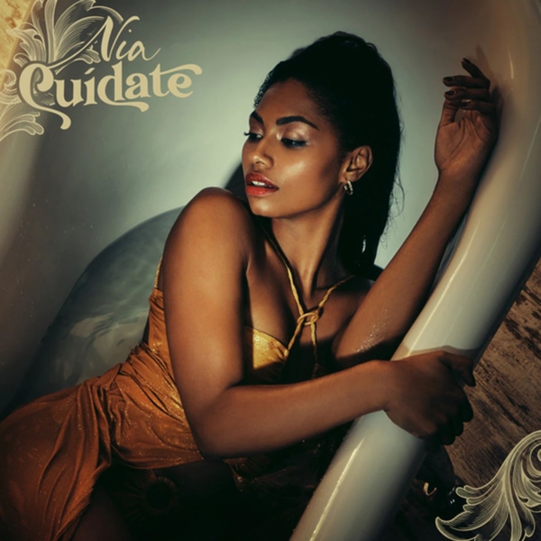 Nia Correia con India Martínez en 'Mi luna llena' 2 NIA correia India Martínez - Mi Luna Llena