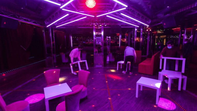 Ocio nocturno Valencia pide cerrar a las 4:00 horas con una hora adicional de desalojo