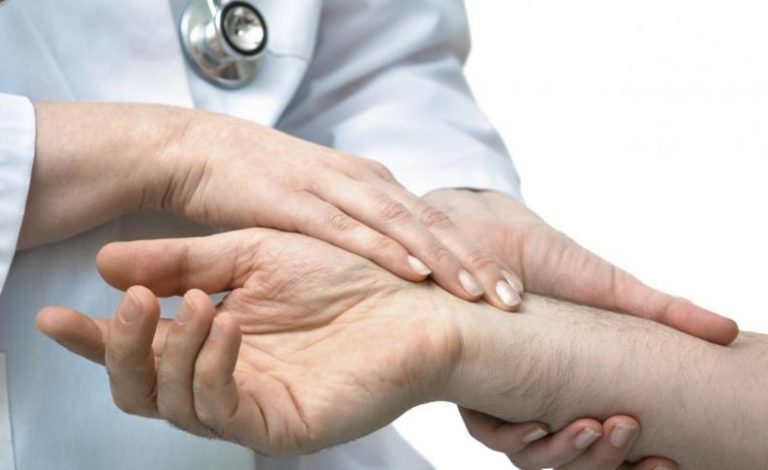 Cómo tomarte las pulsaciones en la muñeca