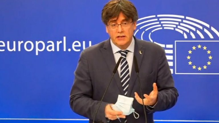Puigdemont pide a la Eurocámara no presentar alegaciones al TUE sobre su inmunidad
