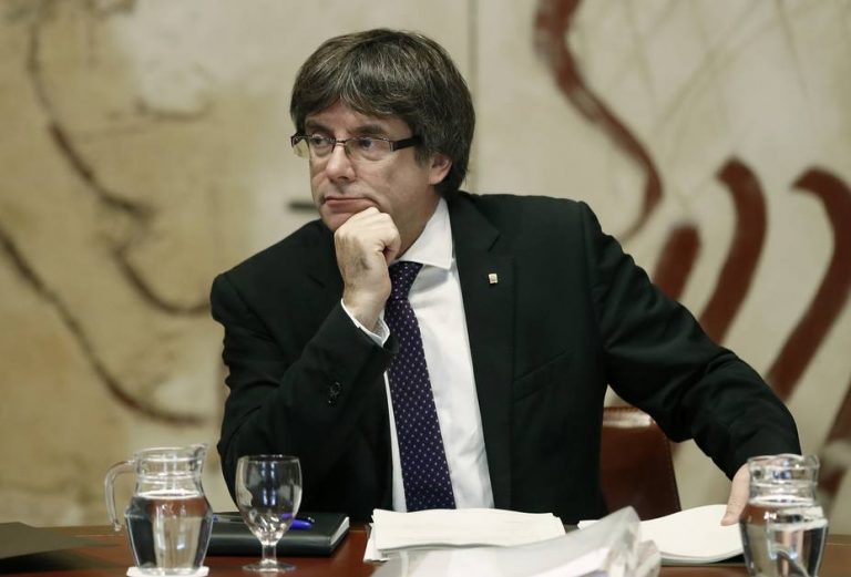 Puigdemont dice que la mesa de diálogo es entre gobiernos