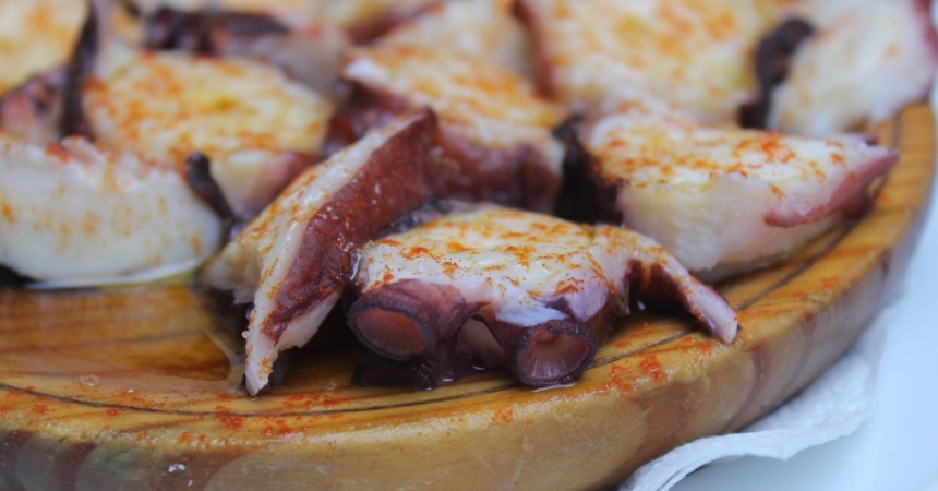Pulpo a la gallega: esta es la cantidad de pimentón picante y dulce que debes echarle