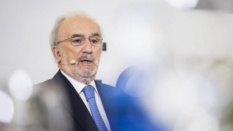 La RAE pide a los 'dircoms' evitar anglicismos