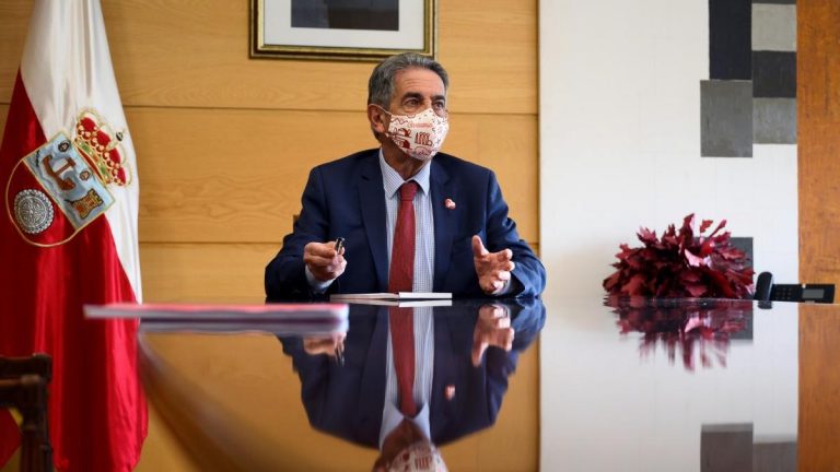 Sanidad concluye que el lugar donde comió Revilla no se puede considerar terraza