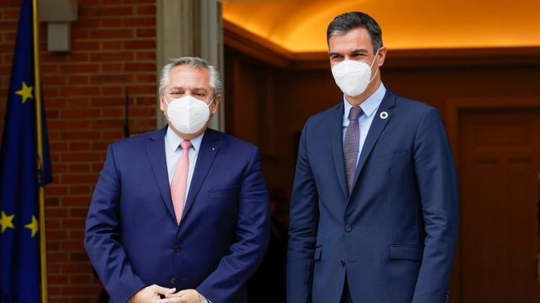 Sánchez viaja a Argentina para respaldar a Fernández