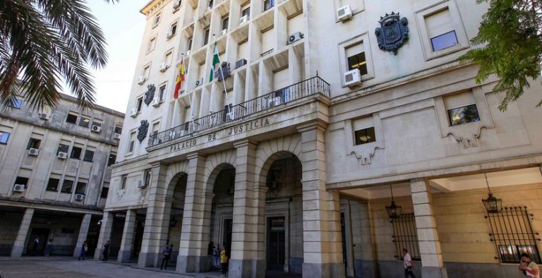 Piden 20 años de cárcel a un hombre por incendiar el piso de su pareja, maltrato y amenazas