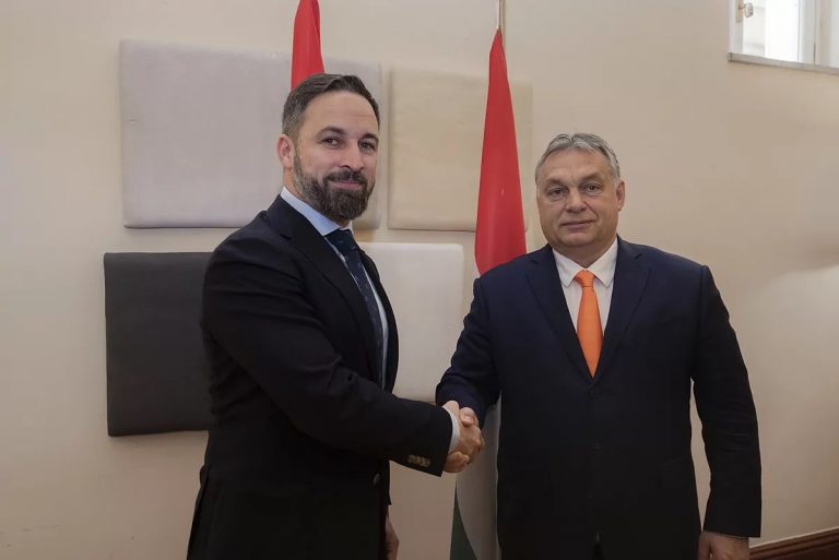Abascal reivindica a Orban, 