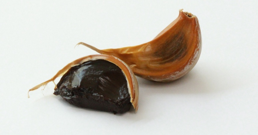 dientes de ajos negros