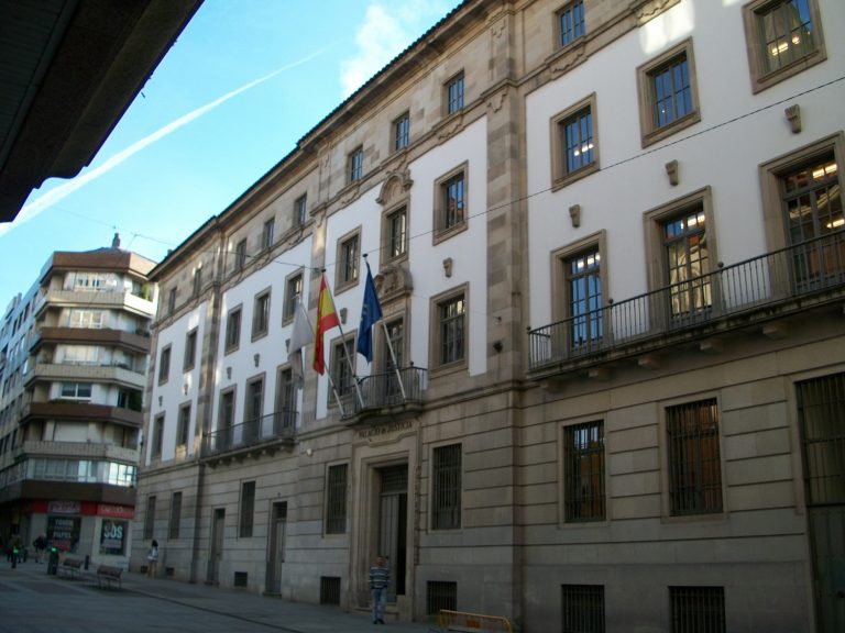 La Audiencia de Pontevedra pide un examen médico de un hombre acusado de agresión sexual