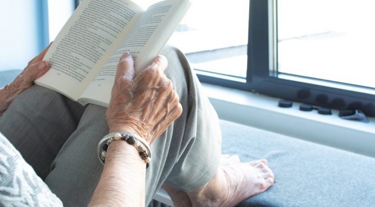 Edadismo: la paradójica discriminación por edad en la sociedad más longeva