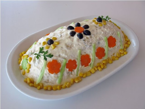 Ensaladilla rusa: trucos para una decoración y presentación de '10'