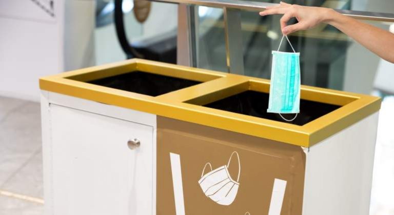 Solo un tercio de los españoles recicla correctamente las mascarillas